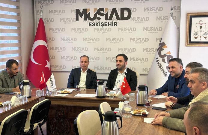 MÜSİAD Ankara Şube Başkanı Fatih Bilal Yülek ve Yönetim Kurulu üyeleri, MÜSİAD Eskişehir Şubesini ziyaret etti.