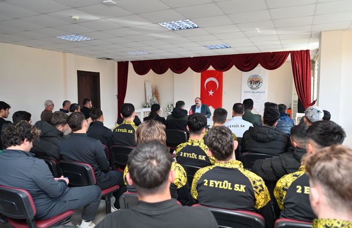 Başkan Hamamcı sporcularla buluştu