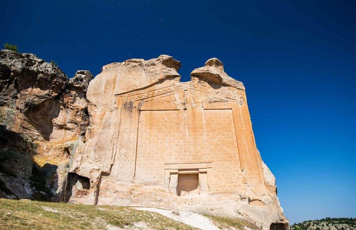 Kayalara nakşedilen 3000 yıllık gizem: Midas şehri Yazılıkaya