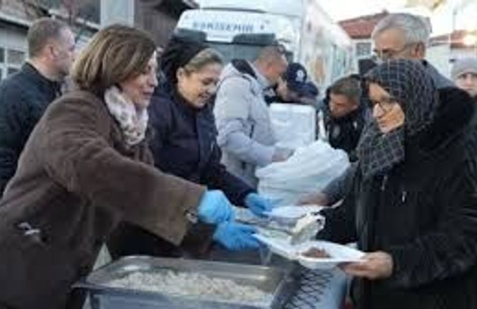 12 İlçede Kurulan İftar Sofraları  Binlerce  Eskişehirliyi Buluşturdu