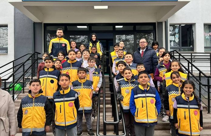 Eskişehir’de Öğrencilere İlk Yardım ve Minik 112 Eğitimi Verildi