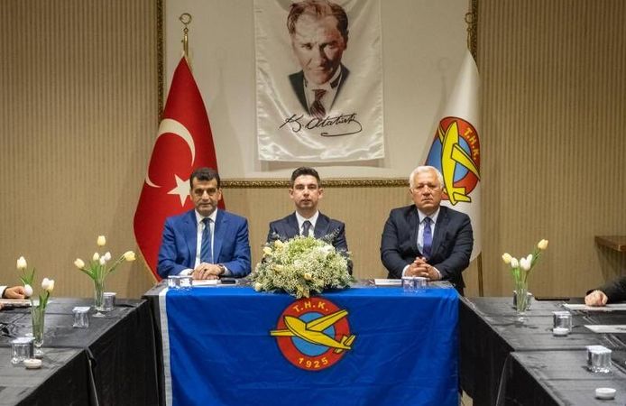 Türk Hava Kurumu Eskişehir Şube Başkanı Gökhan Çalışkan  Güven Tazeledi.