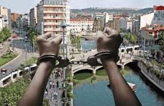 Cezavi firarisi teslim oldu