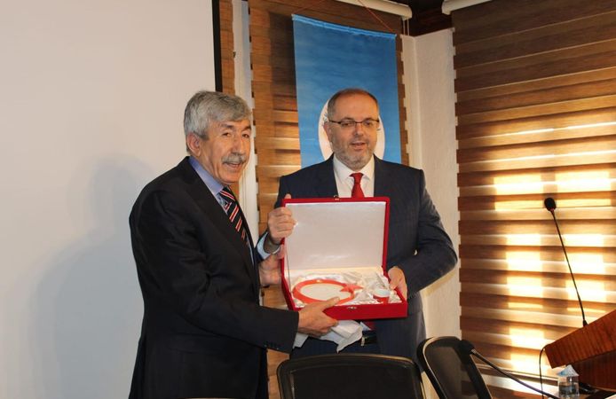XIII. Gençlik  Kurultayı Açılış  Konferansı Nüfus , Aile ve  Toplum