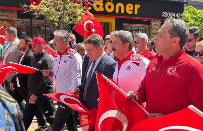 Gençlik Haftası Coşkusu Eskişehir'de Başladı