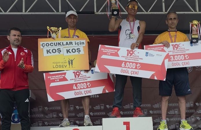 Eskişehirli Atlet Cenk Algın Ankara Yarı Maratonu’nda Şampiyon Oldu
