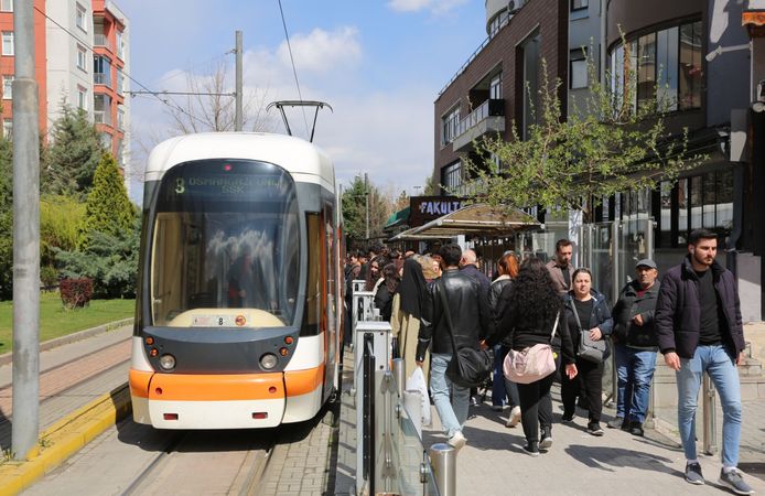 Öğrenciler “Bas  Geç” İle  Ulaşımda Nefes  Aldı