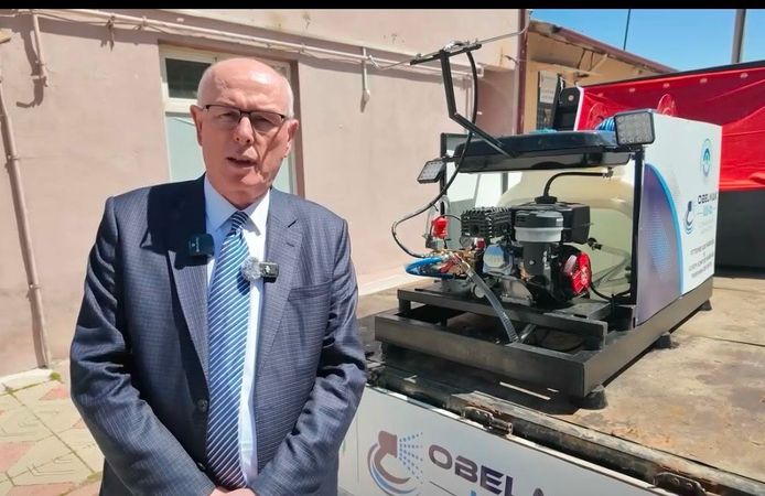 Başkan Kurt'un Zihni Sinir İcadı Kayıp, Sinekler Serbest