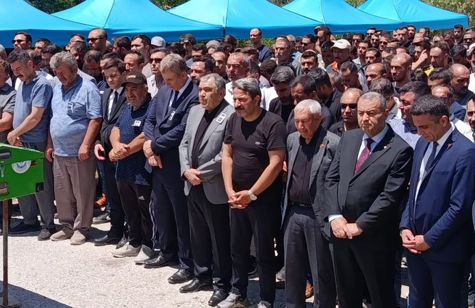 ETİ Maden Kazasında Hayatını Kaybeden Genç, Gözyaşları içinde Toprağa Verildi