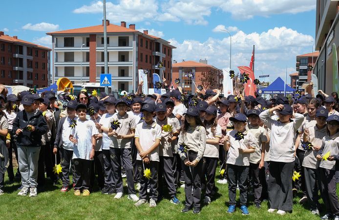 Küçük Ellerle Yeşil Yarınlara Fidan Dikme Etkinliği