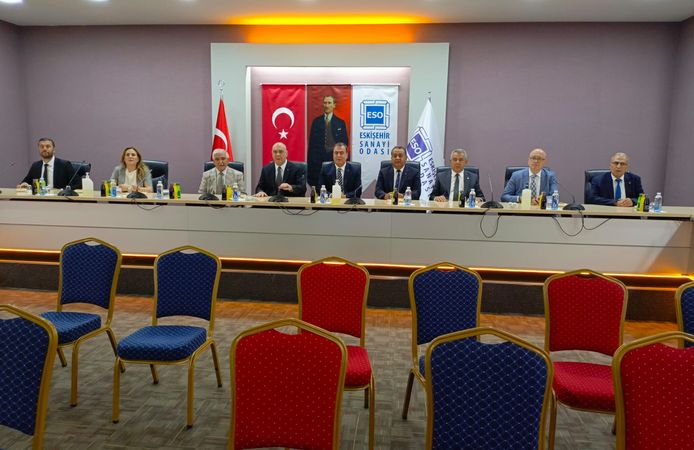 MHP İl Başkanı Ayhan Sezer'den Eskişehir Sanayi Odası'na Nezaket Ziyareti