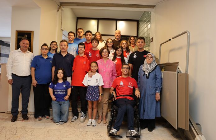 Başkan Ünlüce, Şampiyon Sporcuları Ağırladı