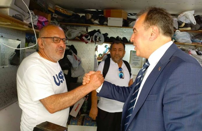 MHP İl Başkanı Ayhan Sezer, Sıcaksular'da Küçük Esnafın Sorunlarını Dinledi