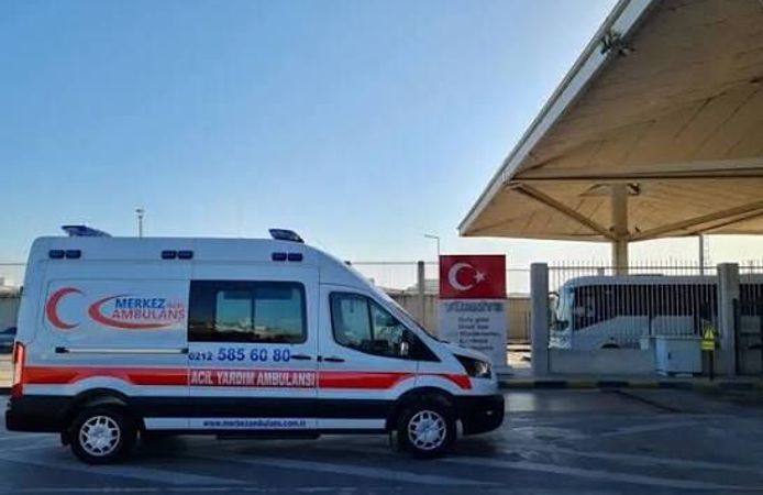 Yolcu otobüsü otomobille çarpıştı: 2 yaralı