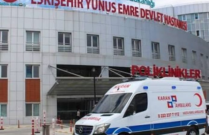 Eskişehir'de iş yeri yangınında can pazarı kamerada: Dumandan etkilenen 6 kişi hastaneye kaldırıldı