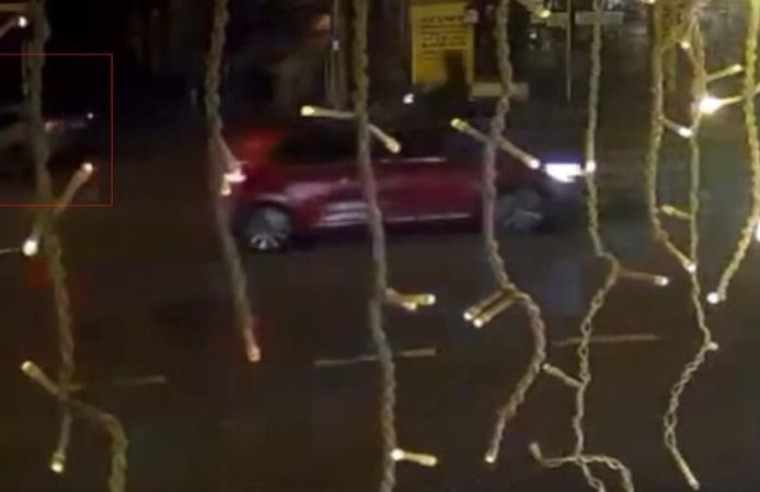 Kontrolden çıkan SUV araç çöp konteynerine ve elektrik panosuna çarptı