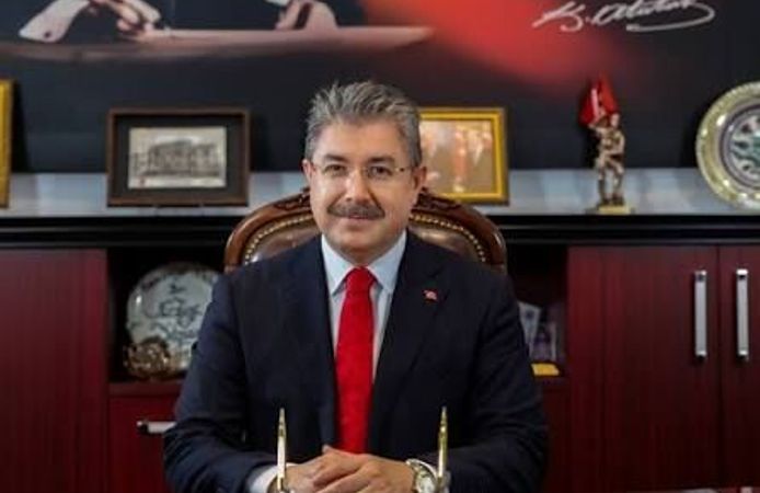Vali Yılmaz, Şeyh Şehabettin Sühreverdi Hazretleri türbesinde