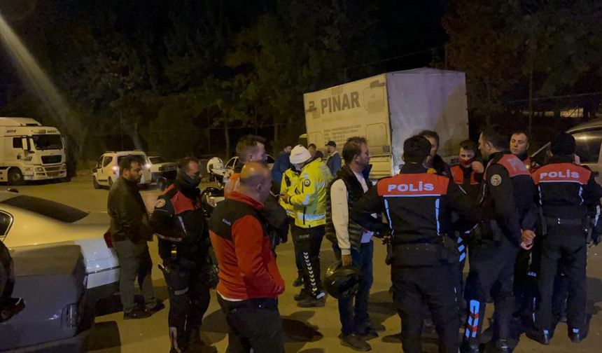 Polisten kaçarken kazaya neden oldu: 2’si polis 4 yaralı