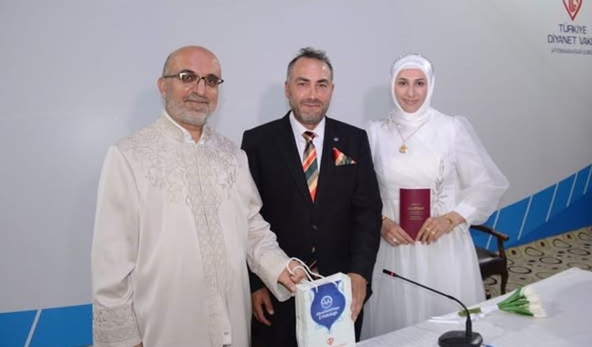 İmamoğlu, müftülük personelinin nikahını kıydı