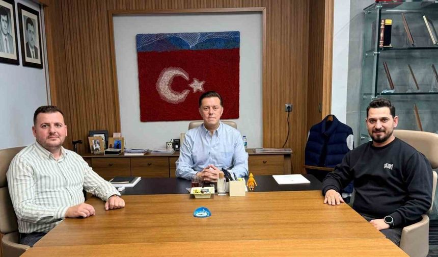 Milletvekili Hatipoğlu, görev süreleri tamamlayan ilçe başkanları ile buluştu