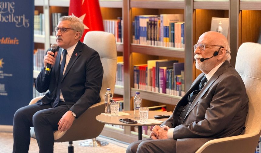 Hatipoğlu,Nabi Avcı'nın konuşmacı oldugu Panele katıldı