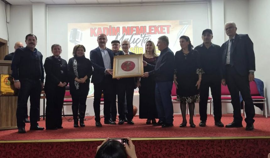 MİHALIÇÇIK İlçesinde Kadim Memleketim Malıç Türkü ve Şiir Gecesi Coşkuyla Yapıldı