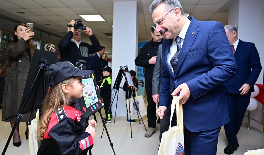 Vali Aksoy: "Teknoloji bağımlılığı giderek artan bir sorun haline geliyor"