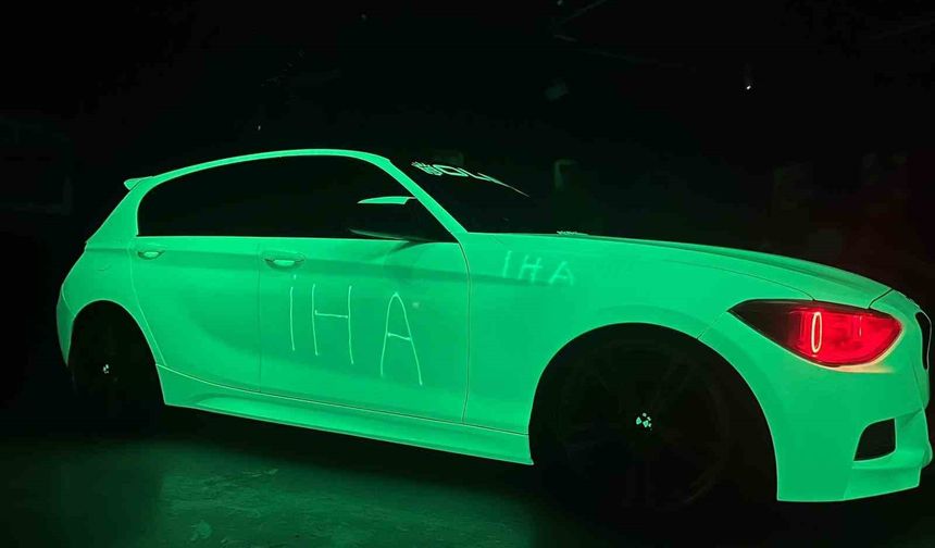 Dünyada eşi nadir olan araç gündüz beyaz, geceleri ise yeşil rengi ile parlıyor