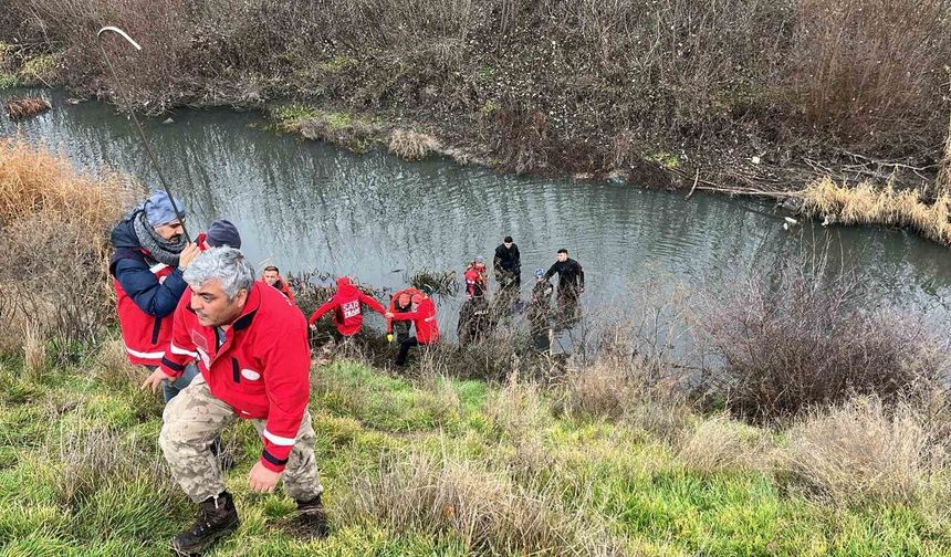 Günlerdir aranan kayıp öğretmenin cesedi bulundu