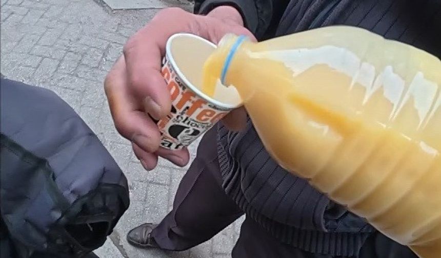 Motosikleti ile trafikte boza ikramı