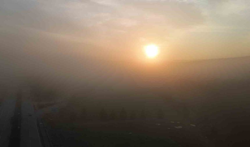 Sisle örtülen Eskişehir'de göz gözü görmüyor