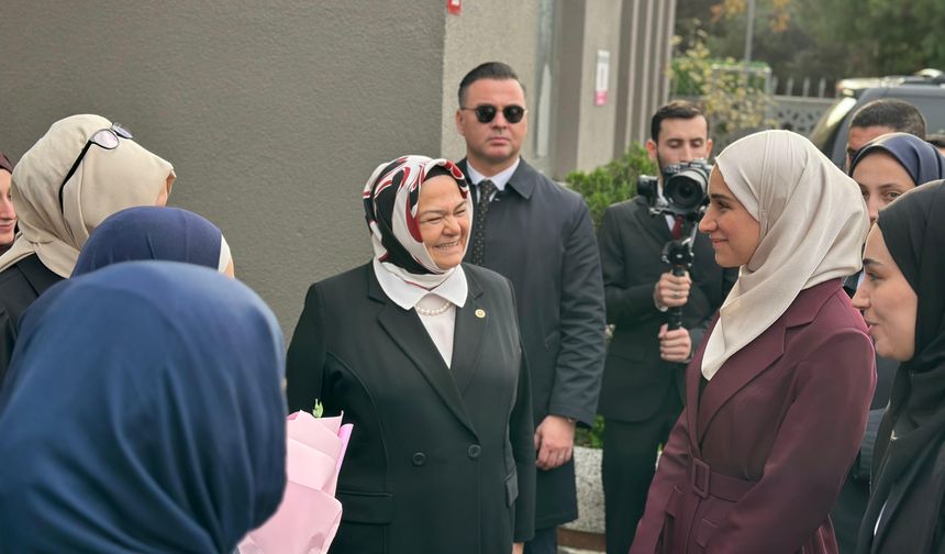 Ayşen Gürcan Suriye Devlet Başkanı'nın eşini Kadıköy İHL' de ağırladı