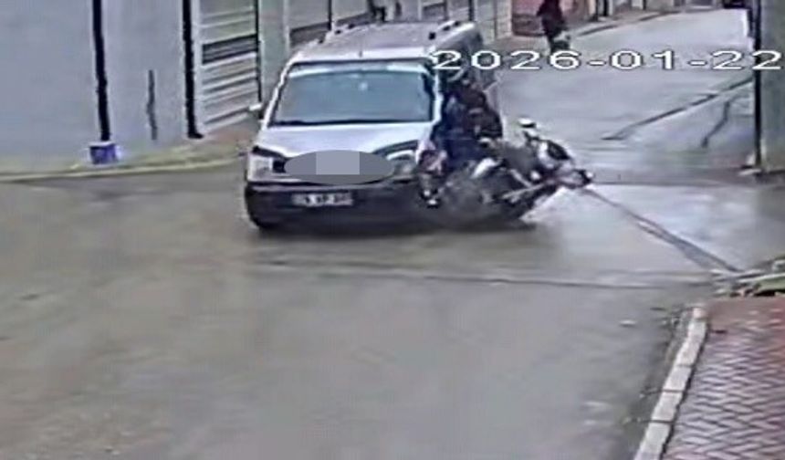 Kazada genç kurye ağır yaralandı