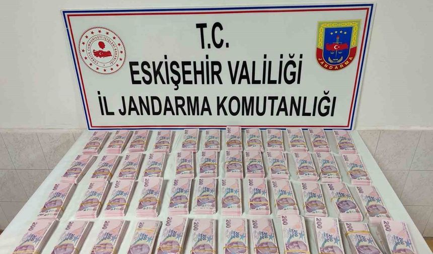22 büyükbaş alıp, 2 milyon liraya yakın sahte para veren şüpheli yakalandı