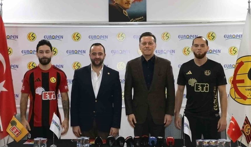 Nebi Hatipoğlu, Eskişehirspor'a 2 futbolcu kazandırdı