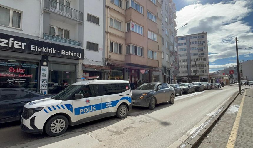 74 yaşındaki adam çöp evde ölü bulundu