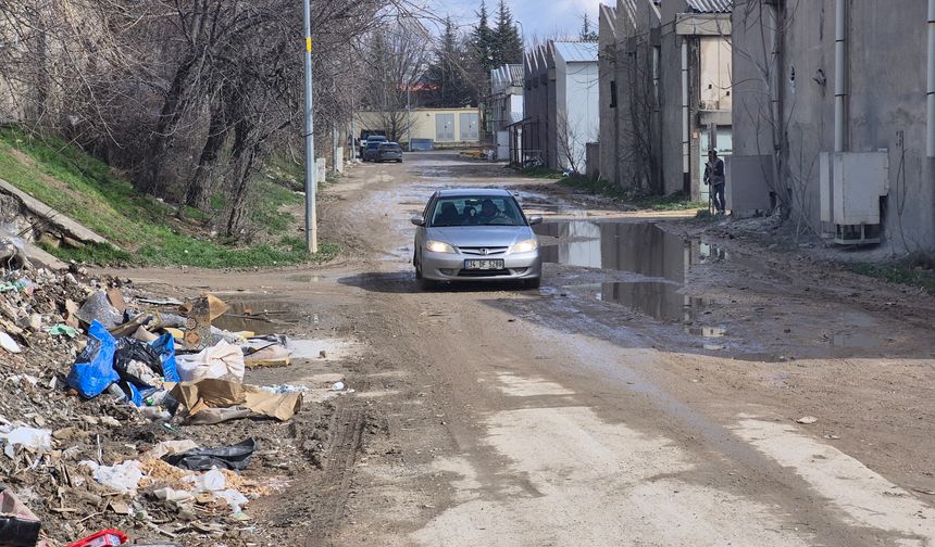 Baksan Sanayi Sitesi'nde 'balık tutulan' yer onarıldı, diğer sokaklar aynı kaldı