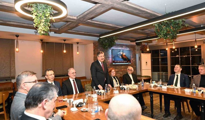 Emekliliğe ayrılacak Eskişehir Valiliği Yazı İşleri Müdürü için veda yemeği