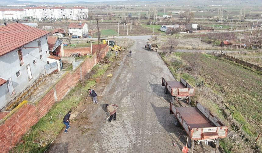 İnönü'de yol tamiri ve temizlik çalışmaları sokak sokak devam ediyor