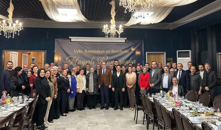 Vefa Geleneğini başlatan Dündar Ünlü'den Vefa İftarı