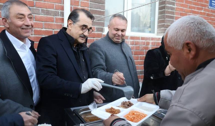 Fatih Dönmez’den Mahmudiye ve Çifteler’de Ramazan mesaisi