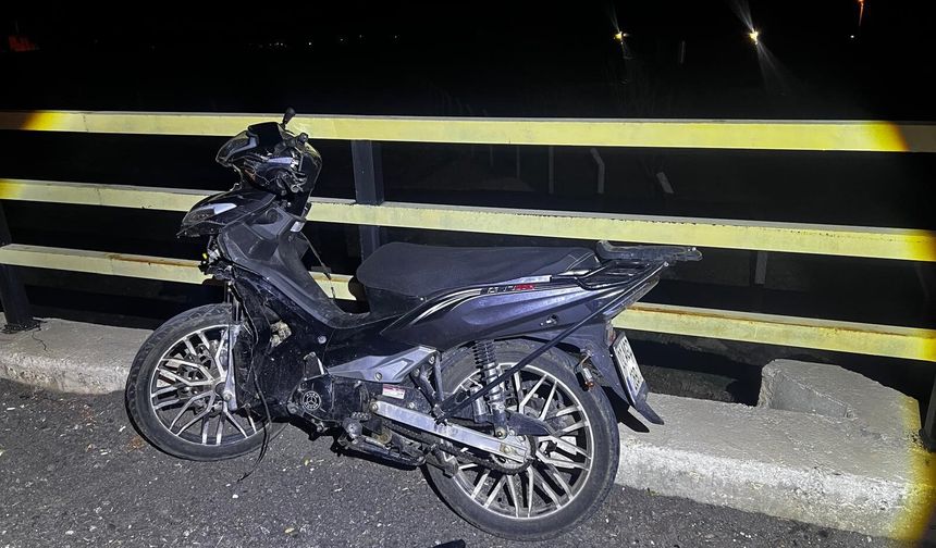 Otomobilin motosikletle çarpıştığı kazada 2 kişi yaralandı