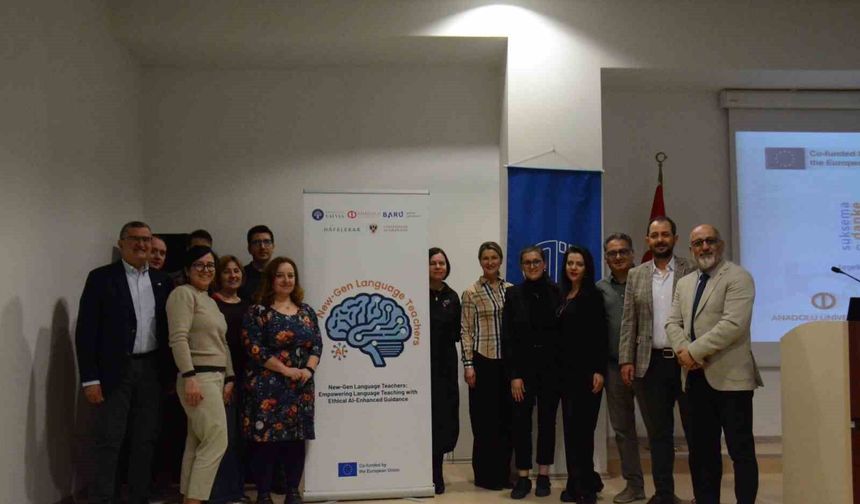 Eğitim Fakültesi'nde yapay zekâ destekli öğretmen eğitimi projesi başlatıldı