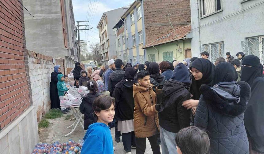 Eskişehir'de 700 kişilik 'Gönül Sofrası' kuruldu