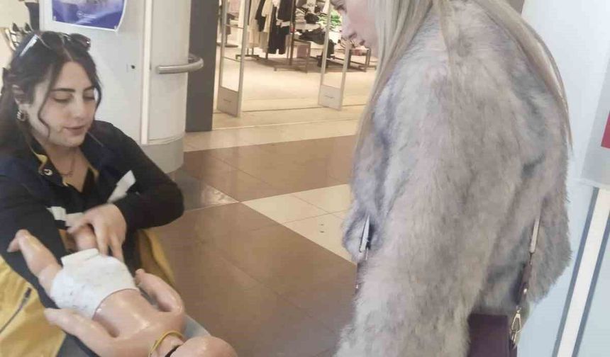 Sağlık ekipleri hava yolu tıkanıklığı ve temel yaşam desteğini uygulamalı anlattı