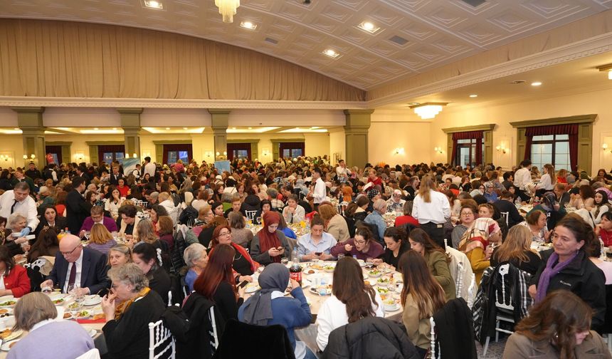 CHP Lideri Özel “Eskişehir Kadınların Güçlü Olduğu Bir Keknt''