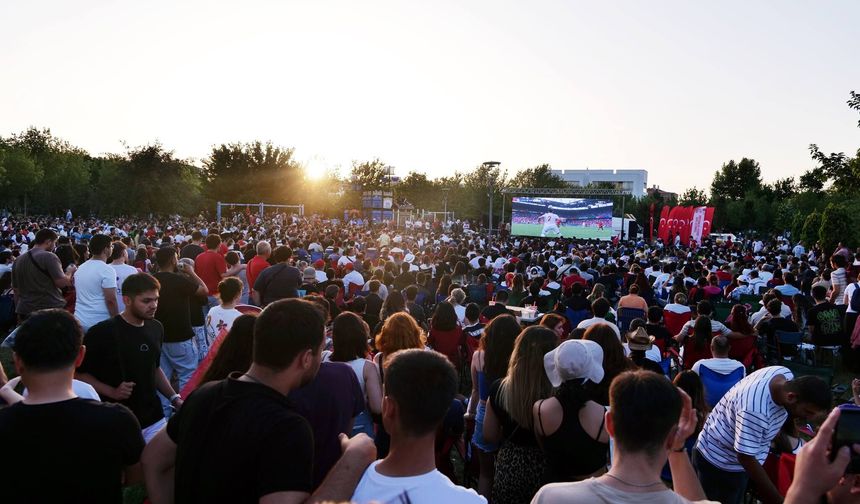 Eskişehir'de millî maç keyfi Dede Korkut Parkı'nda yaşanacak