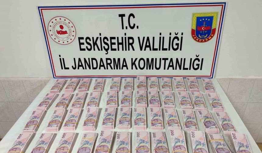 Eskişehir'de 1 milyon 940 bin TL sahte parayla 22 adet büyükbaş satın alan şüpheliler yakalandı
