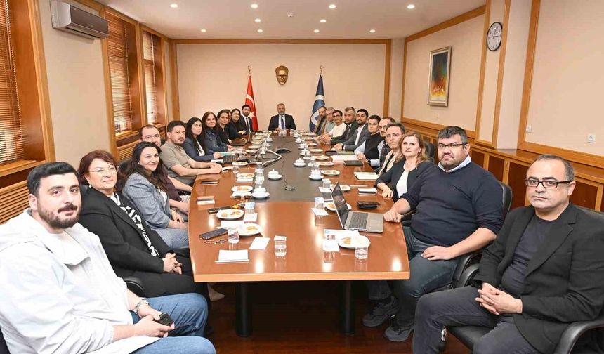 Rektör Adıgüzel'in katılımıyla 'AUPRESS Dergi Editörleri Değerlendirme Toplantısı' yapıldı