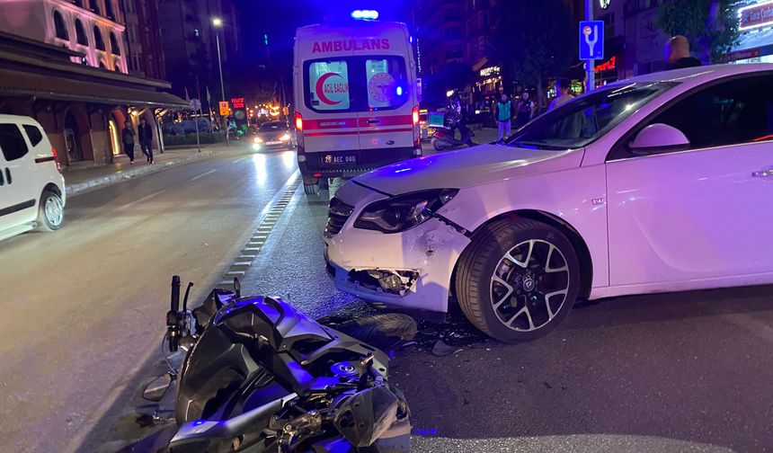 Otomobil ile motosiklet çarpıştı: 1 yaralı